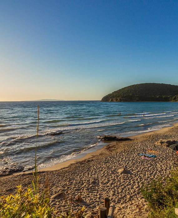 la-meravigliosa-spiaggia-di-cala-violina